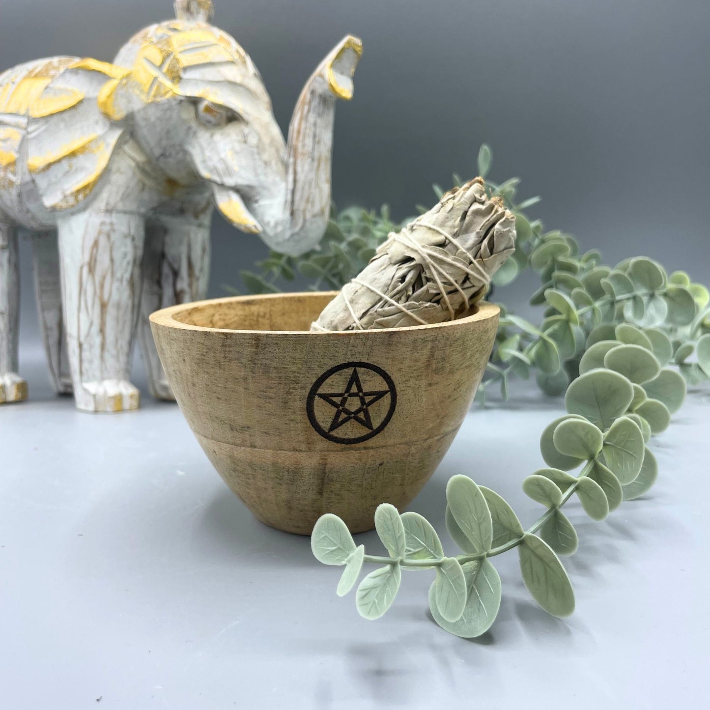 Wooden Smudge / Smoke Cleansing  and Ritual Offering Bowl | Pentagram Engraving