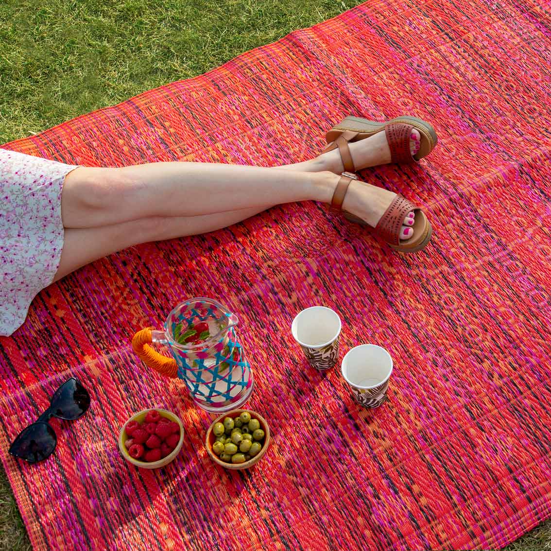 Red Boho Woven Waterproof Outdoor Rug | Plastic, Lightweight Mat | For Garden, Patio, Decking, Bathroom, Utility, Picnic | 120cm x 180cm