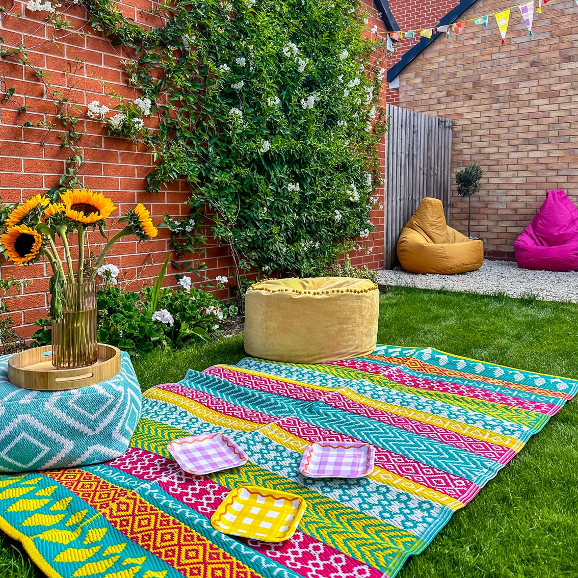 Waterproof Colourful Outdoor Rug | Plastic | Lightweight Mat for Garden, Patio, Decking, Bathroom, Utility, Picnic | Folds Away for Easy Storage |180 x 120cm