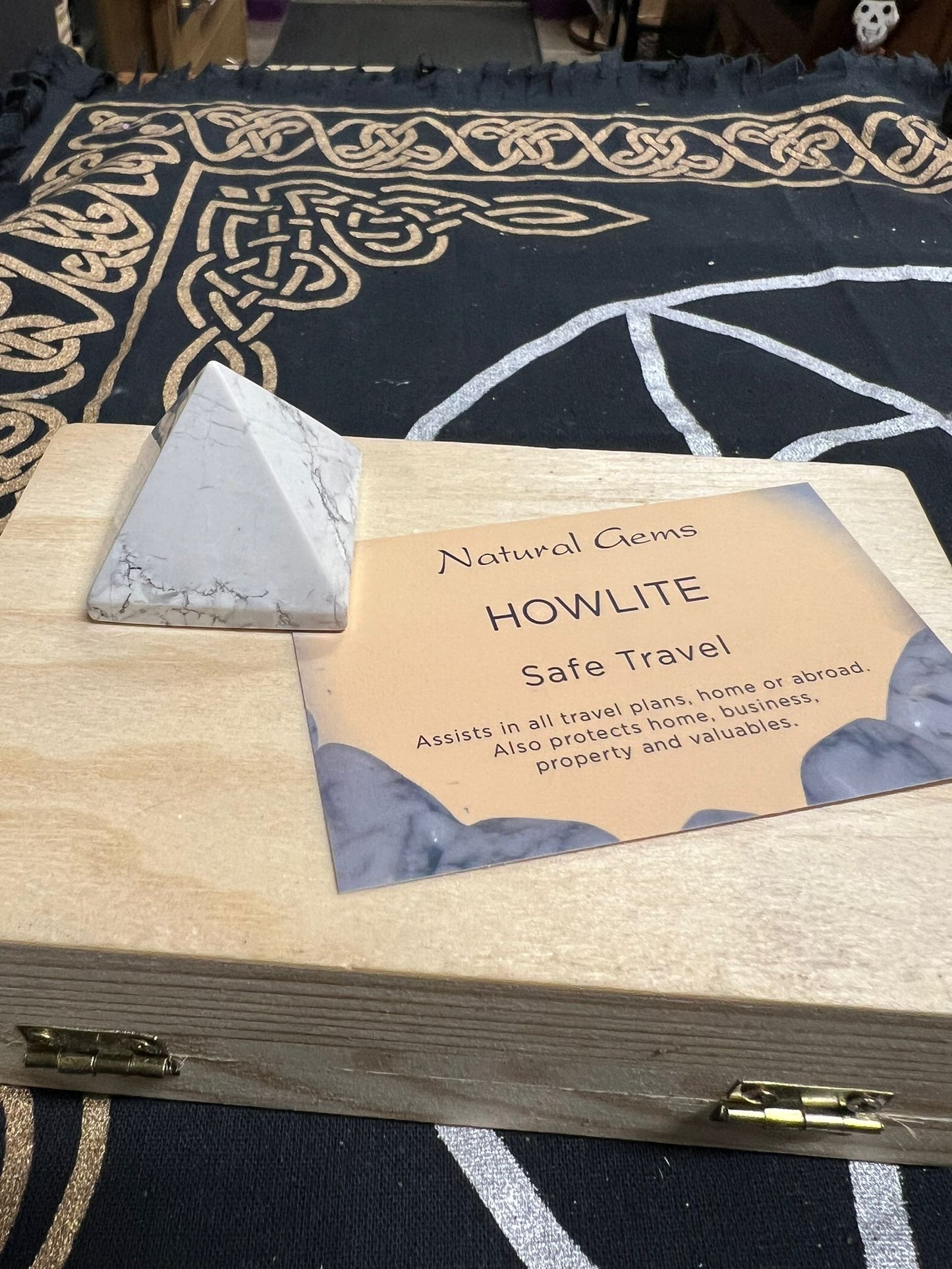 Howlite Pyramid | Metaphysical Crystals | 40mm