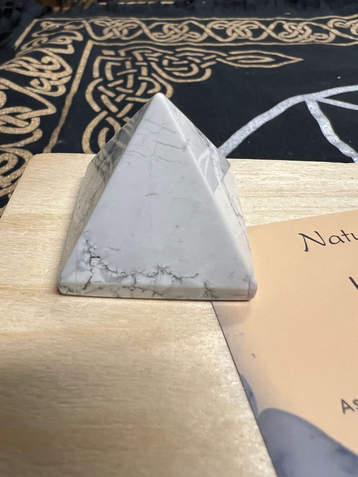 Howlite Pyramid | Metaphysical Crystals | 40mm